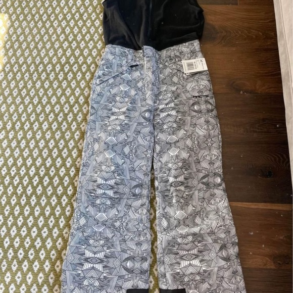 NEW MEDIUM 8-10 Arctix Kids Limitless Fleece Top Bib Overalls, Diamond Print Wh - Picture 6 of 8